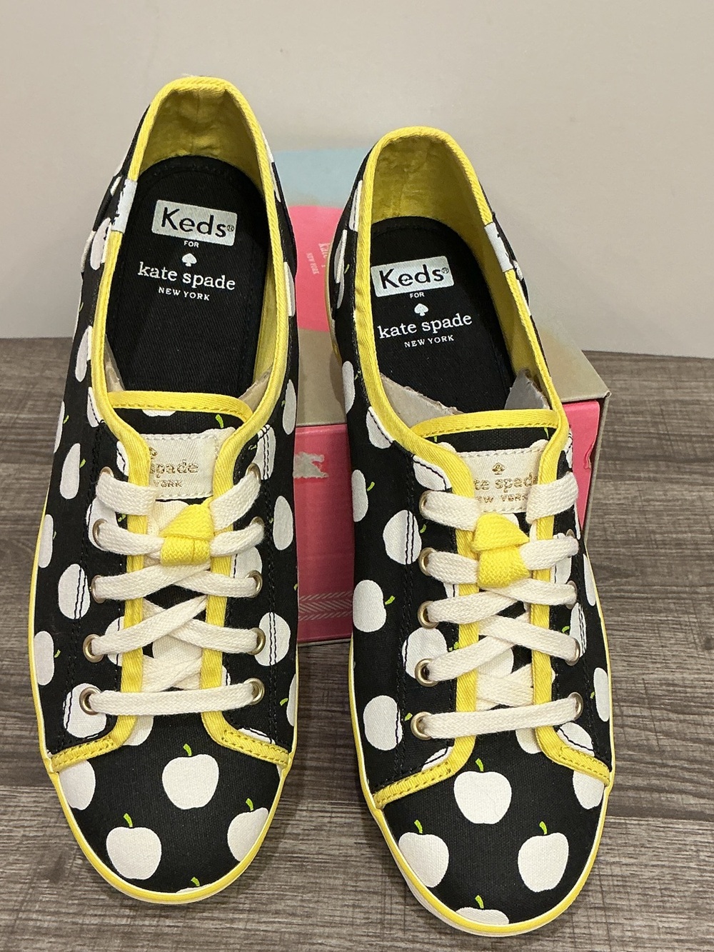 Keds x Kate Spade “The Big Apple” black & white w/Yellow Trim, size 8